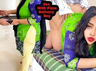 Beautiful Saudi Hot Girl brings pizza delivery guy Room & fuck him, then he Destroy her BigAss & Cum