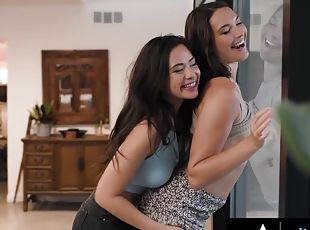 Straight Girl Gets Fucked By Lesbian Bff