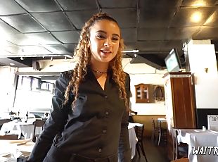 φηβος̯·̠, £κληρό̠àορνό̍, pov, åπηρέτρια̍-waitress