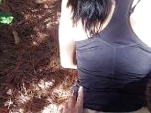 Sexo con desconocida sin condon en el bosque