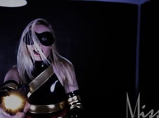 Masked whore uses her giant sex toy