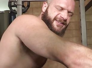 Muscle Bears Fuck at the Gym