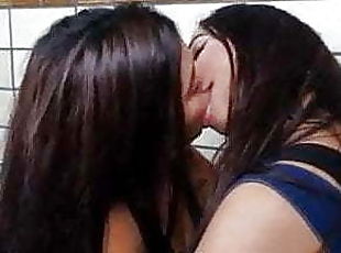 Lesbian Kiss 01