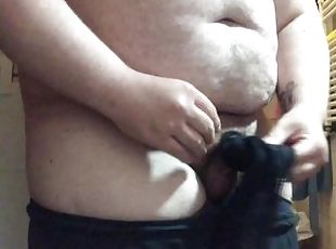21enne obeso si masturba con un calzino come nei film