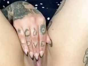 masturbare-masturbation, orgasm, amatori, bunaciuni, milf, blonda, micuta, solo, tatuaj