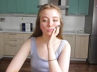 Pretty Girl With Super Juicy Pussy - Homemade