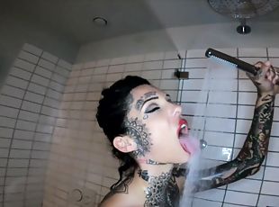 bañando, coño-pussy, mamada, hardcore, pareja, natural, ducha, afeitada, tatuaje