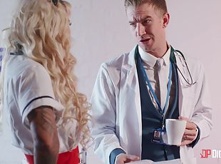 sjuksköterrska, doktor, milf, porrstjärna, par, blond, uniform, tatuering, ben, penetrering