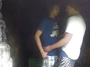 Amateur friends meet outdoor for a footjob and gay fun