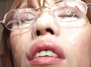 Sexy asian gets creamed in oral