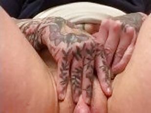 clitoris, grasa, imens-huge, masturbare-masturbation, pasarica, tasnit, amatori, bunaciuni, pula-imensa, milf