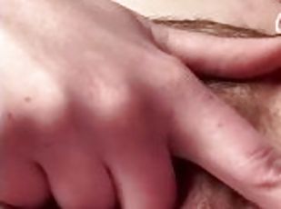 gros-nichons, poilue, masturbation, orgasme, chatte-pussy, babes, doigtage, blonde, solo, gros-plan