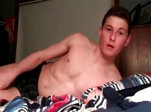 Sexy Boy Wank on Cam in his Bed