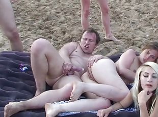 cuatro-patas, nudista, al-aire-libre, coño-pussy, amateur, sexo-en-grupo, playa, jóvenes18, follando-fucking, natural