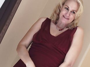 A Mature Woman Sucking A Stranger's Massive Cock And Balls