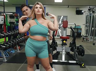 Andie Anderson with big tits enjoys while being fucked in the gym