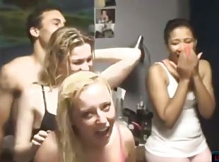 pesta, blowjob-seks-dengan-mengisap-penis, remaja, gambarvideo-porno-secara-eksplisit-dan-intens, seks-grup, akademi