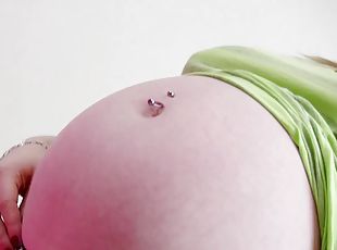 masturbavimasis, nėščia, putytė, mažulės, žaislas, blondinė, auskarai, nuskusta