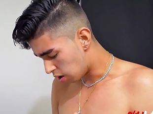 Young Latino Sebas Cruz covers Camilo Browns face with cum for wild Latinas
