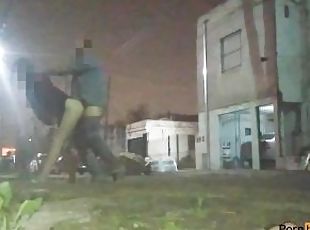 flashing up skirt no panties por la ciudad sexo en publico en la calle mirones nos atrapan follando