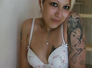 мастурбация, худые, блондинки, женское-белье, соло, бритые-письки, татуировки