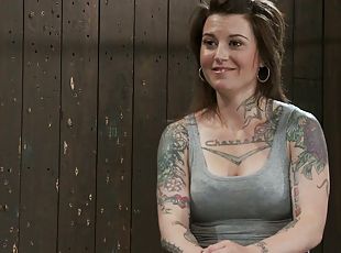 Toying Tattooed Vixen Vivienne Del Rio in Wild Bondage Porn Clip
