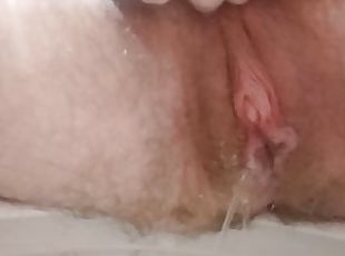 clitoris, karvainen, pissaaminen, pillu-pussy, amatööri, vessa, nätti, fetissi, soolo